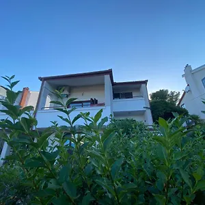 https://cukon-holiday-home-premantura.in-istria.net